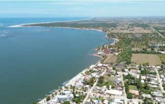 Pescadores abordo de una lancha